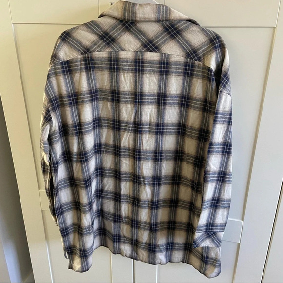 Lovers and Friends Gela oversized plaid flannel top - Picture 7 of 7